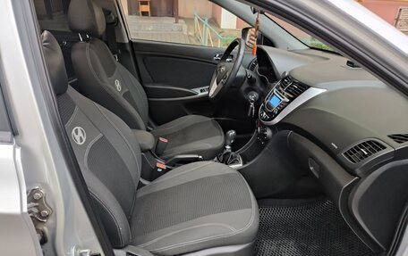 Hyundai Solaris II рестайлинг, 2013 год, 1 050 000 рублей, 29 фотография