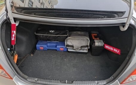 Hyundai Solaris II рестайлинг, 2013 год, 1 050 000 рублей, 33 фотография