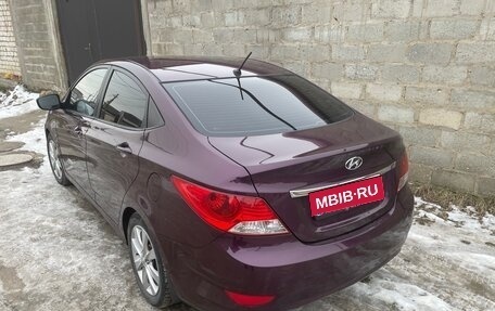 Hyundai Solaris II рестайлинг, 2011 год, 510 000 рублей, 1 фотография