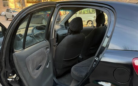 Toyota Yaris I рестайлинг, 2002 год, 310 000 рублей, 9 фотография