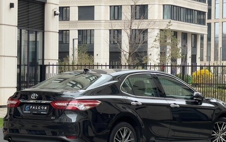 Toyota Camry, 2022 год, 2 900 000 рублей, 4 фотография