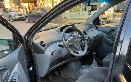 Toyota Yaris I рестайлинг, 2002 год, 310 000 рублей, 10 фотография