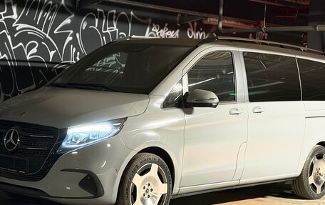 Mercedes-Benz V-Класс, 2025 год, 12 699 000 рублей, 2 фотография