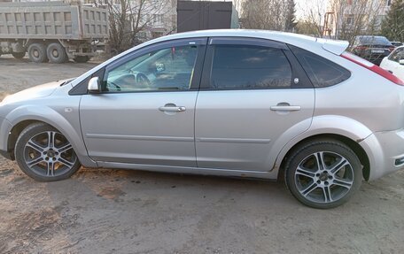 Ford Focus II рестайлинг, 2006 год, 350 000 рублей, 32 фотография