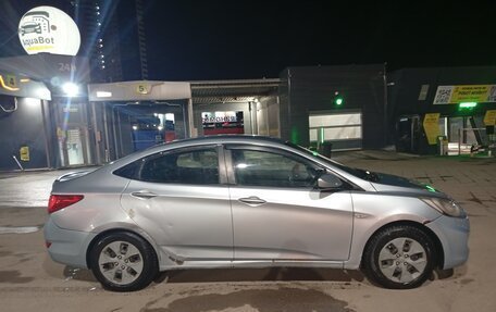Hyundai Solaris II рестайлинг, 2012 год, 410 000 рублей, 10 фотография