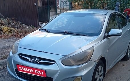 Hyundai Solaris II рестайлинг, 2012 год, 410 000 рублей, 2 фотография