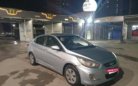 Hyundai Solaris II рестайлинг, 2012 год, 410 000 рублей, 5 фотография