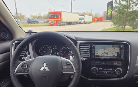 Mitsubishi Outlander III рестайлинг 3, 2012 год, 1 330 000 рублей, 11 фотография