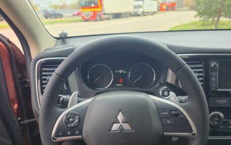 Mitsubishi Outlander III рестайлинг 3, 2012 год, 1 330 000 рублей, 10 фотография