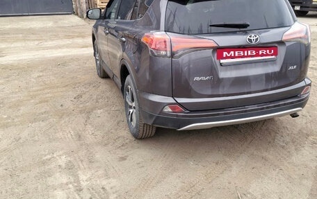 Toyota RAV4, 2016 год, 2 200 000 рублей, 2 фотография