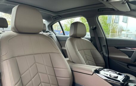 BMW 5 серия, 2025 год, 8 990 000 рублей, 14 фотография