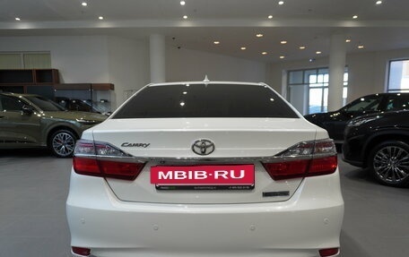 Toyota Camry, 2017 год, 2 094 000 рублей, 5 фотография