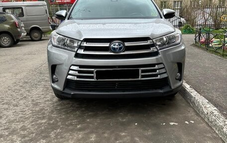 Toyota Highlander III, 2017 год, 3 399 000 рублей, 1 фотография
