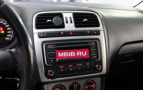 Volkswagen Polo VI (EU Market), 2013 год, 700 000 рублей, 10 фотография