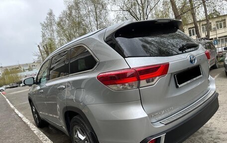 Toyota Highlander III, 2017 год, 3 399 000 рублей, 4 фотография