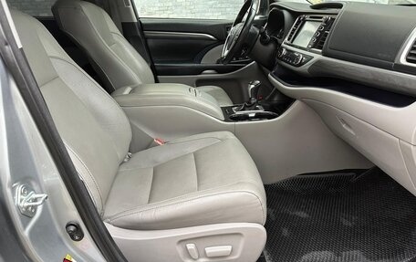 Toyota Highlander III, 2017 год, 3 399 000 рублей, 19 фотография