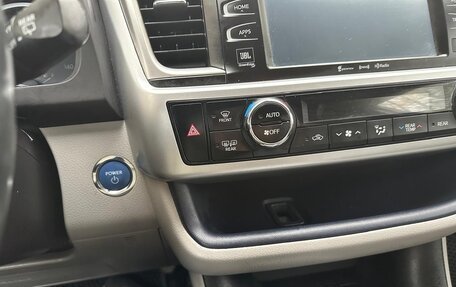 Toyota Highlander III, 2017 год, 3 399 000 рублей, 27 фотография