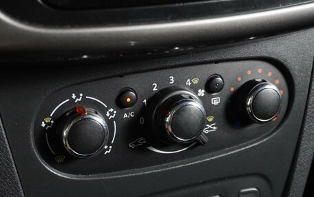 Renault Logan II, 2020 год, 749 000 рублей, 14 фотография