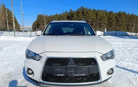 Mitsubishi Outlander III рестайлинг 3, 2010 год, 1 199 995 рублей, 2 фотография