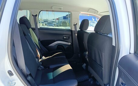 Mitsubishi Outlander III рестайлинг 3, 2010 год, 1 199 995 рублей, 15 фотография