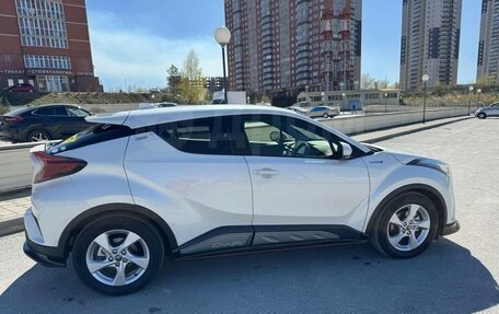 Toyota C-HR I рестайлинг, 2018 год, 2 050 000 рублей, 3 фотография