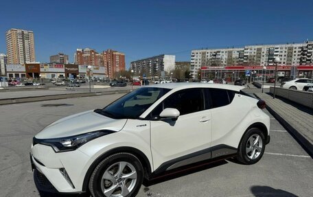 Toyota C-HR I рестайлинг, 2018 год, 2 050 000 рублей, 5 фотография