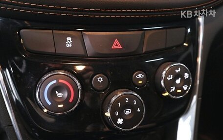 Chevrolet Trax, 2021 год, 1 075 000 рублей, 15 фотография