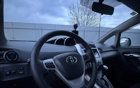 Toyota Verso I, 2011 год, 850 000 рублей, 4 фотография