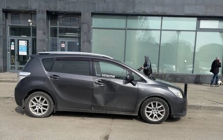 Toyota Verso I, 2011 год, 850 000 рублей, 3 фотография