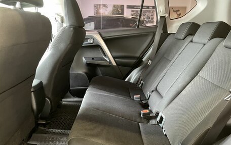 Toyota RAV4, 2017 год, 2 670 000 рублей, 9 фотография