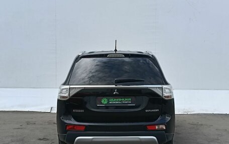 Mitsubishi Outlander III рестайлинг 3, 2014 год, 1 290 000 рублей, 6 фотография