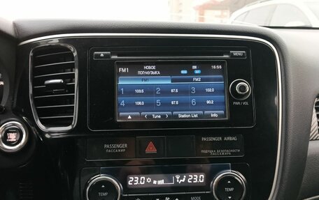 Mitsubishi Outlander III рестайлинг 3, 2014 год, 1 290 000 рублей, 11 фотография