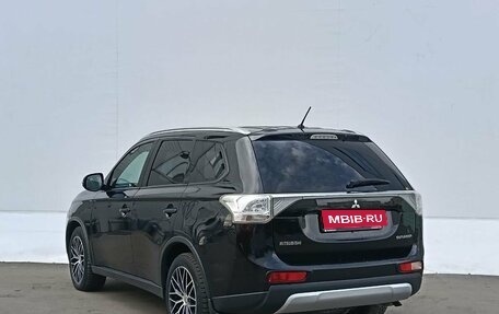 Mitsubishi Outlander III рестайлинг 3, 2014 год, 1 290 000 рублей, 7 фотография