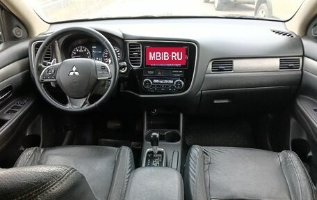 Mitsubishi Outlander III рестайлинг 3, 2014 год, 1 290 000 рублей, 13 фотография
