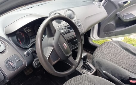 SEAT Ibiza IV рестайлинг 2, 2013 год, 900 000 рублей, 6 фотография