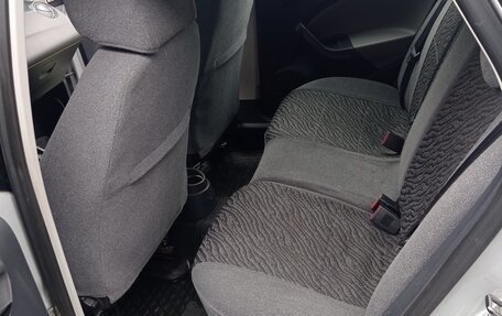 SEAT Ibiza IV рестайлинг 2, 2013 год, 900 000 рублей, 13 фотография