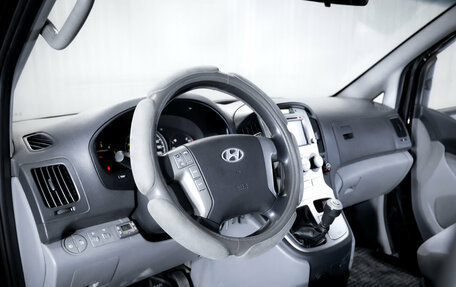 Hyundai H-1 II рестайлинг, 2011 год, 1 270 000 рублей, 11 фотография