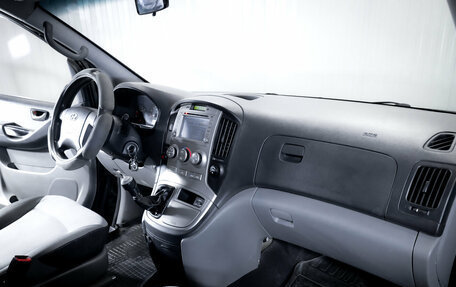 Hyundai H-1 II рестайлинг, 2011 год, 1 270 000 рублей, 15 фотография