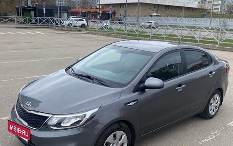 KIA Rio III рестайлинг, 2015 год, 980 000 рублей, 2 фотография