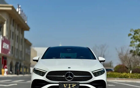 Mercedes-Benz A-Класс, 2023 год, 1 600 555 рублей, 2 фотография