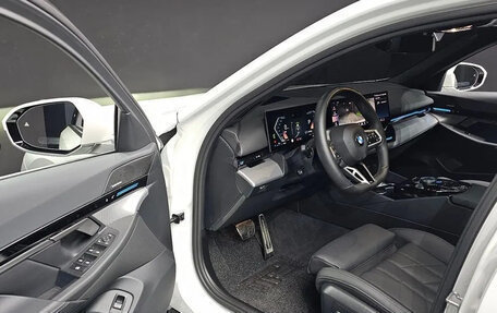 BMW 5 серия, 2024 год, 6 573 000 рублей, 5 фотография