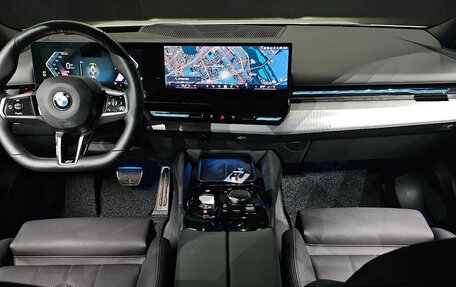 BMW 5 серия, 2024 год, 6 573 000 рублей, 9 фотография