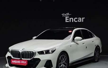 BMW 5 серия, 2024 год, 6 573 000 рублей, 2 фотография