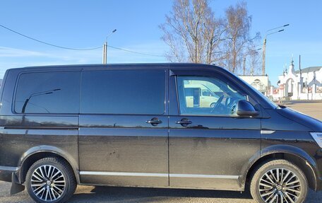 Volkswagen Multivan T6 рестайлинг, 2019 год, 3 790 000 рублей, 2 фотография