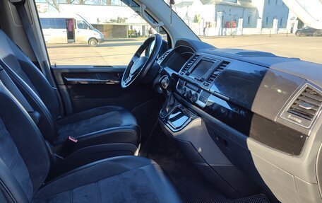 Volkswagen Multivan T6 рестайлинг, 2019 год, 3 790 000 рублей, 5 фотография