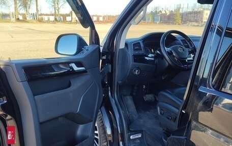 Volkswagen Multivan T6 рестайлинг, 2019 год, 3 790 000 рублей, 8 фотография