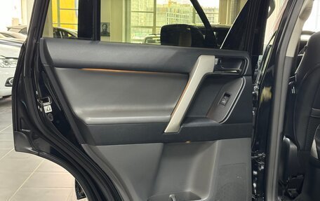 Toyota Land Cruiser Prado 150 рестайлинг 2, 2013 год, 3 690 000 рублей, 15 фотография