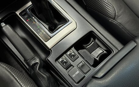 Toyota Land Cruiser Prado 150 рестайлинг 2, 2013 год, 3 690 000 рублей, 14 фотография