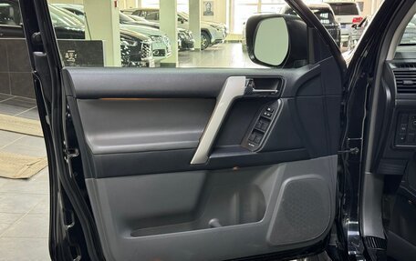 Toyota Land Cruiser Prado 150 рестайлинг 2, 2013 год, 3 690 000 рублей, 8 фотография