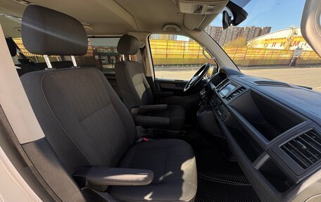 Volkswagen Caravelle T6 рестайлинг, 2018 год, 3 300 000 рублей, 10 фотография